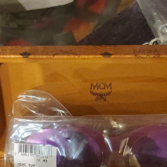 Mcm  HP new host specialpolarized gorgeous purple one size gorgeous case hard ? main image 4